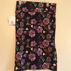 Medium Lularoe Rose Cassie